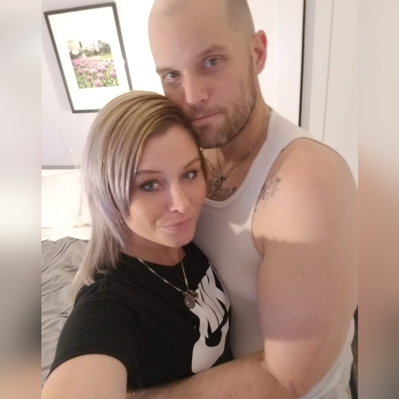 Meet your Posher, Danielle - Picture 2 of 2